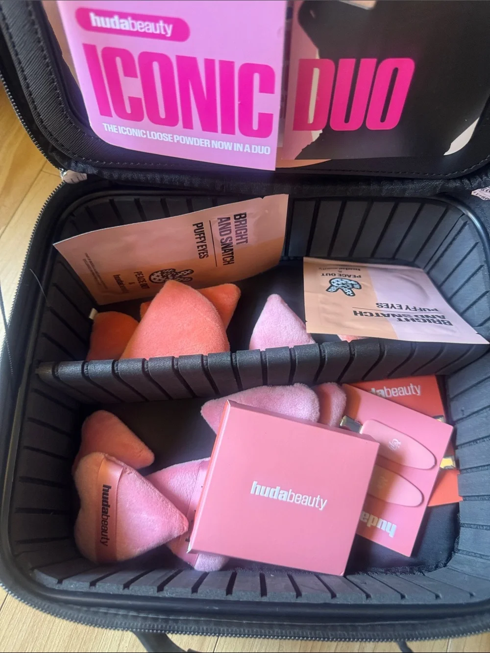 HUDA BEAUTY compact huda